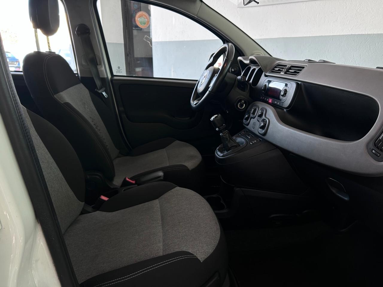 Fiat Panda 1.2 Lounge 5 Posti (Gancio traino)