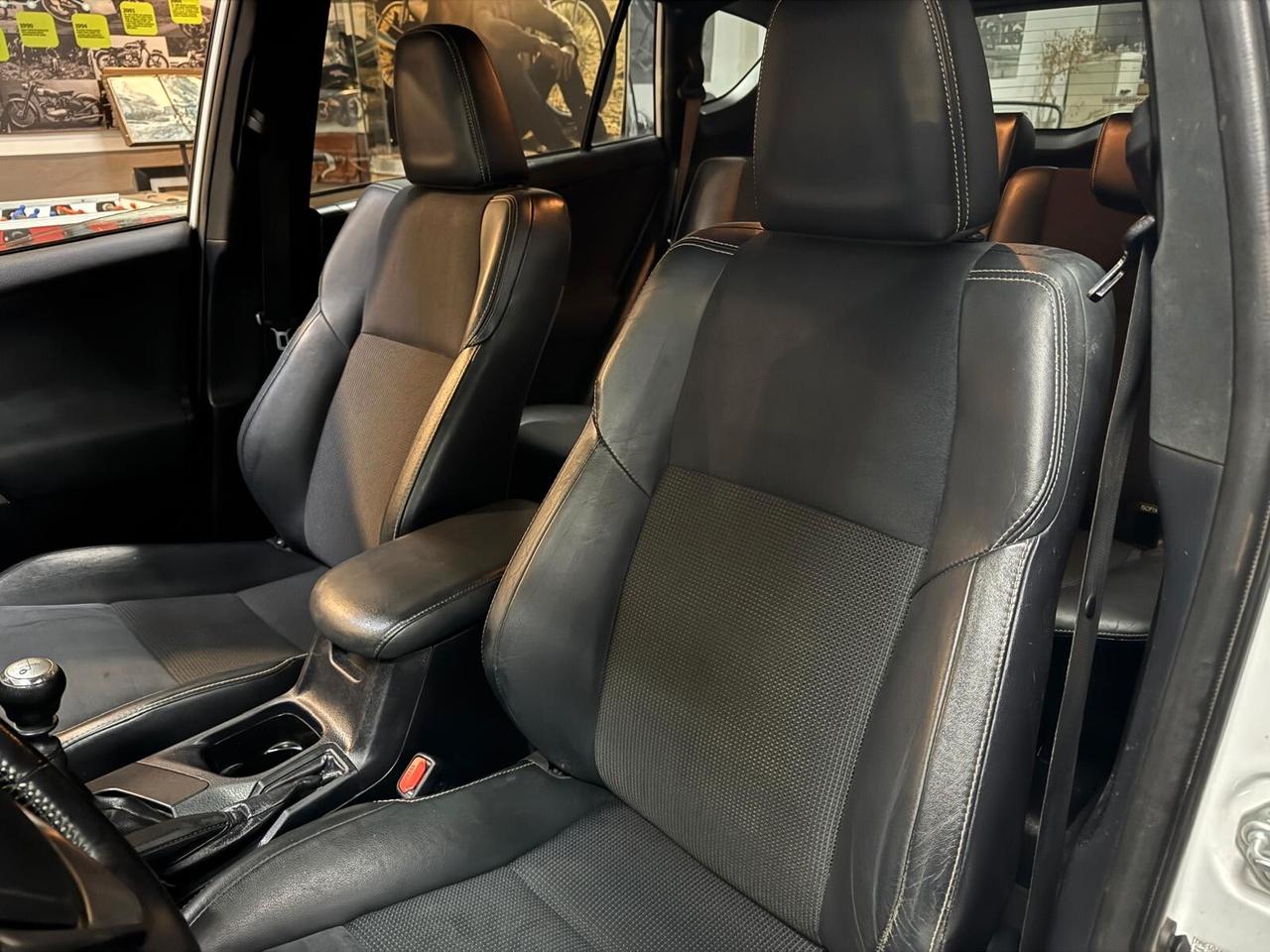 Toyota RAV 4 2.0 D-4D 2WD Lounge MY '17 UNICOPR. PARI AL NUOVO