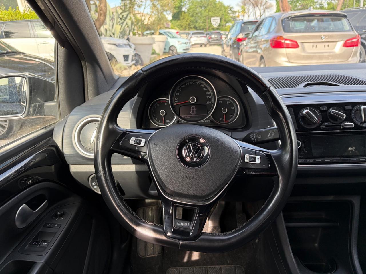 Volkswagen up! 1.0 75 CV 5p. cross BlueMotion Technology