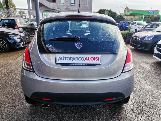 LANCIA Ypsilon 1.2 69 CV 5 porte Gold