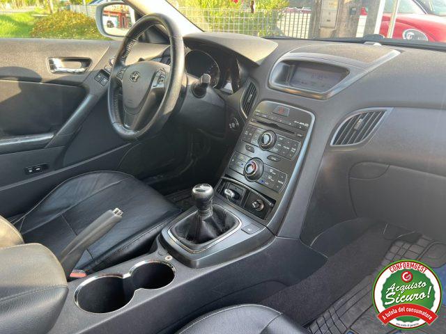 HYUNDAI Genesis Coupe 2.0 Turbo Sport