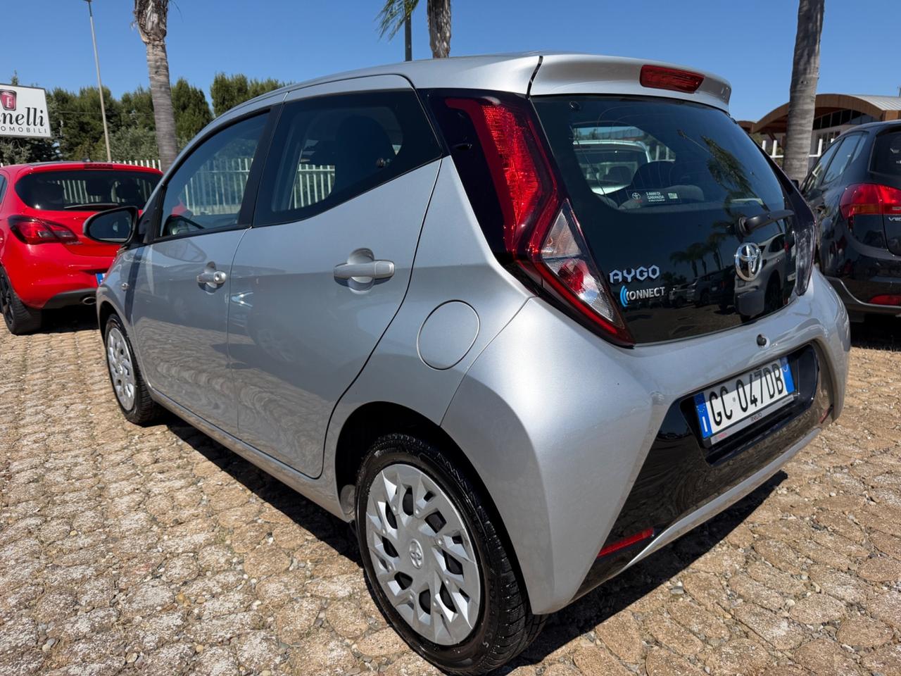 Toyota Aygo Connect 1.0 VVT-i 72 CV 5 porte x-play MMT