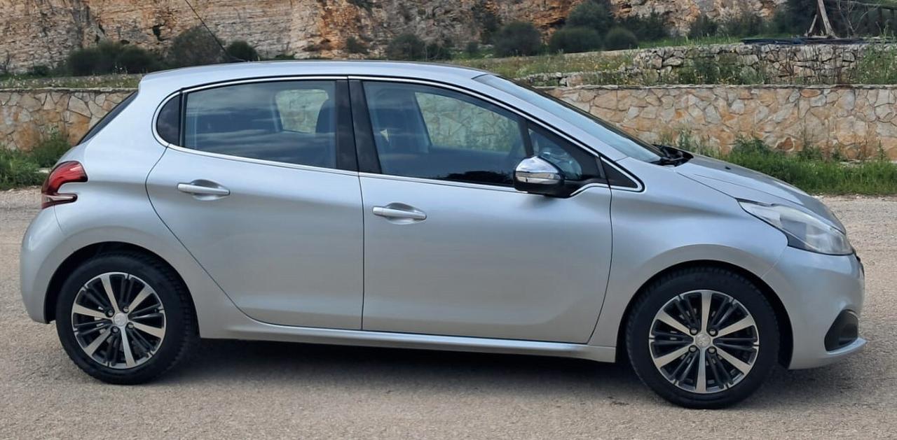 Peugeot 208 1.2 - 5 posti 60kw (Benzina/Gpl)