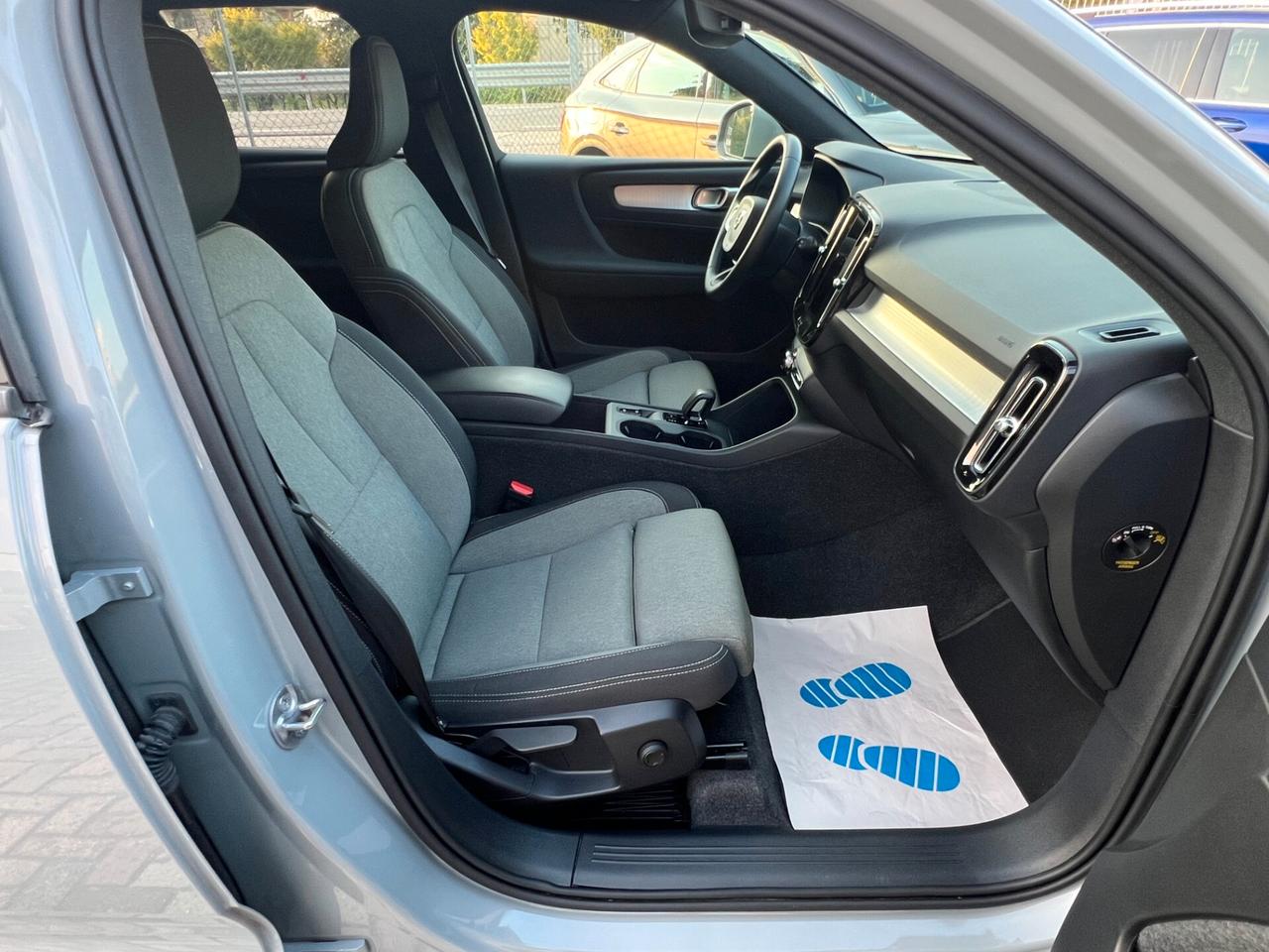 Volvo XC40 B3 automatico Plus Dark