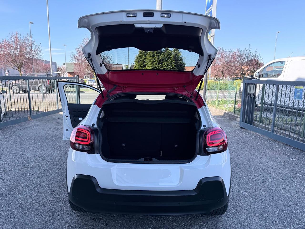 Citroen C3 1.2 puretech Shine s&s 83cv