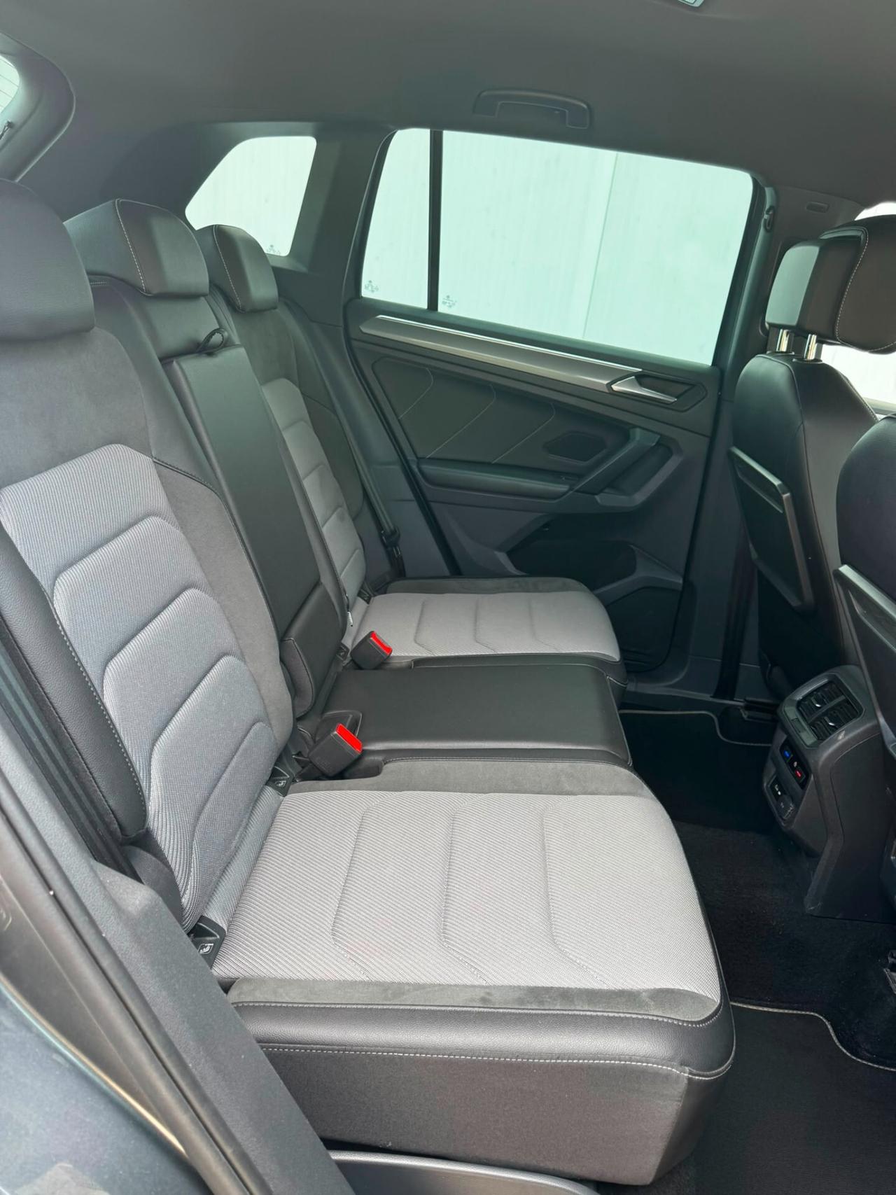 Volkswagen Tiguan 2.0 TDI SCR DSG 4MOTION Rline