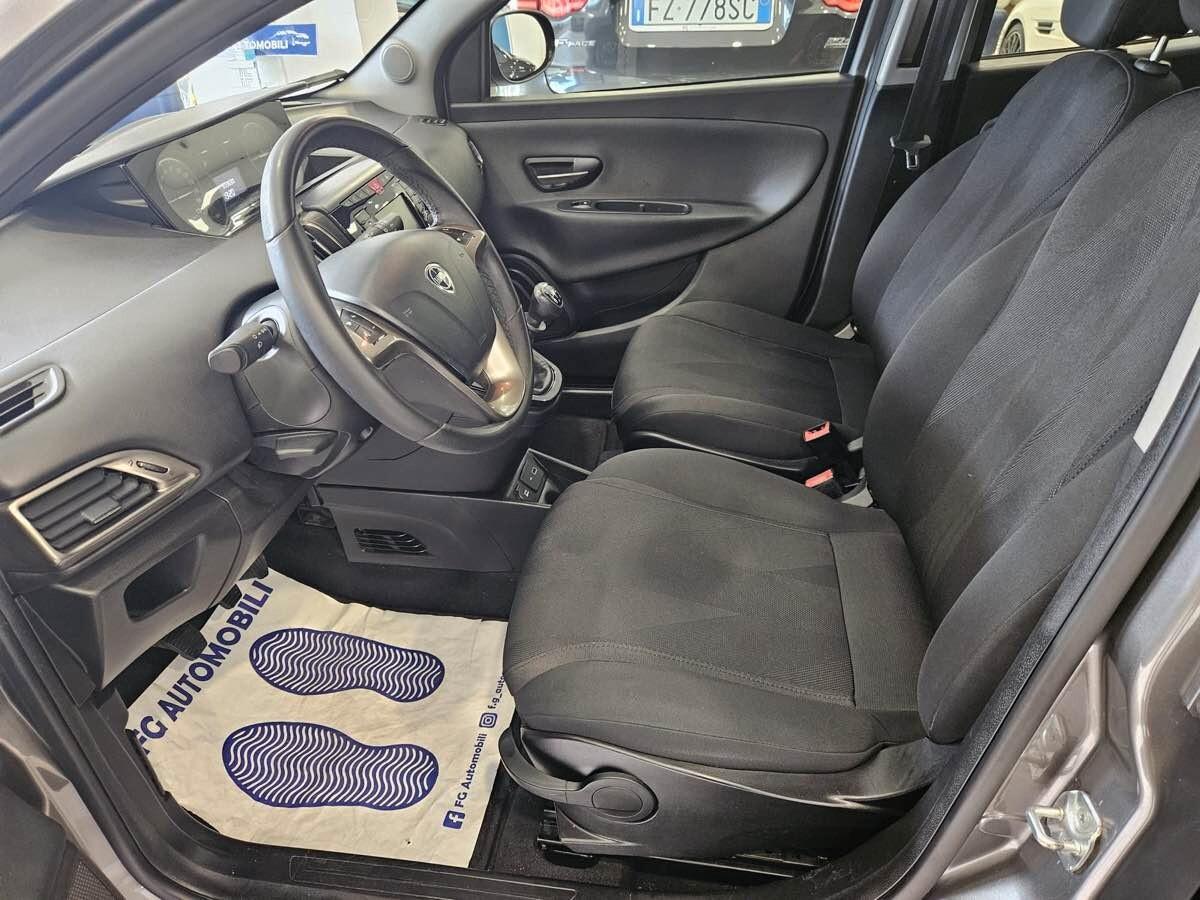 Lancia Ypsilon 0.9 TwinAir 5 porte Metano Ecochic Gold 84CV