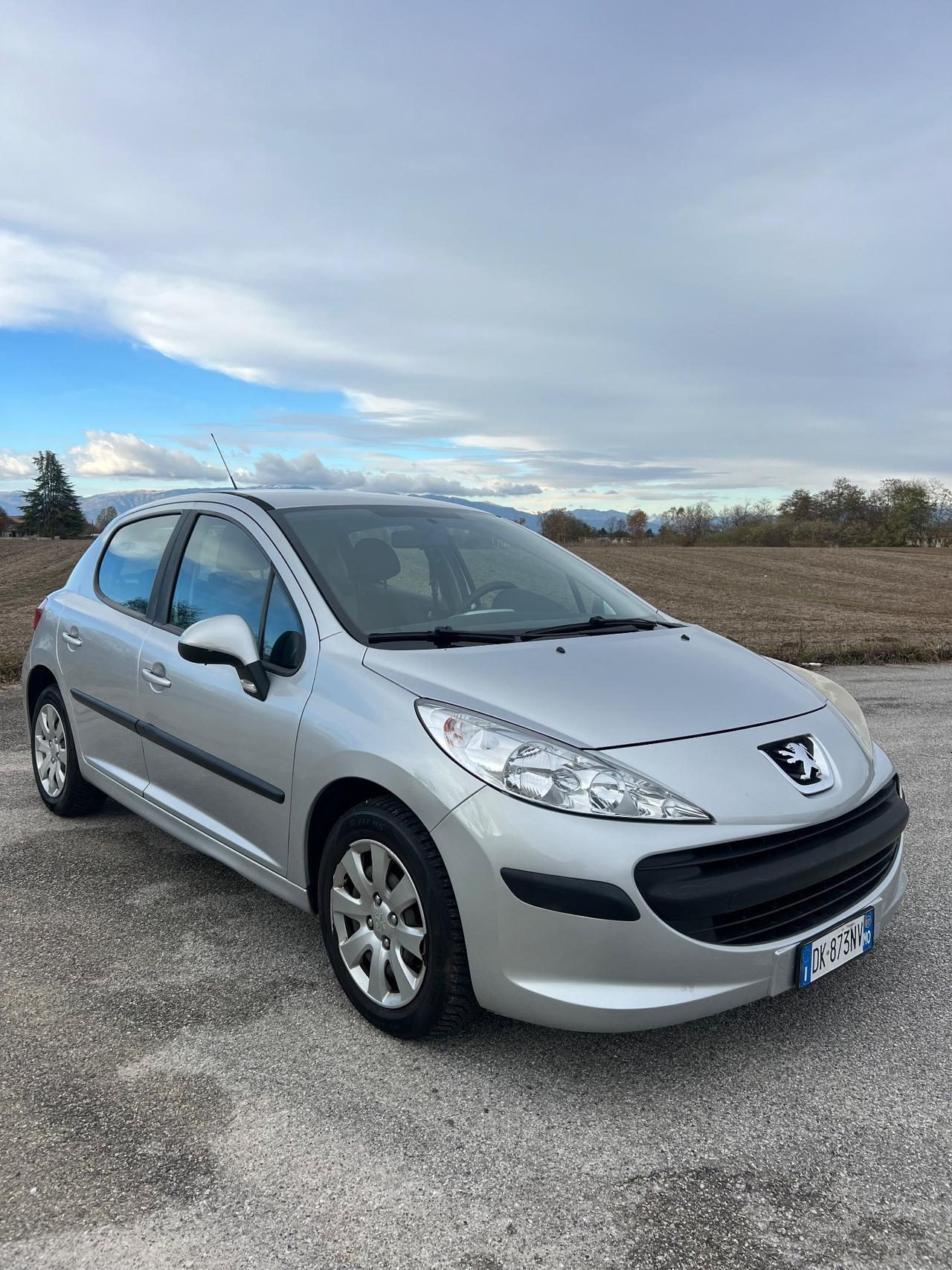 Peugeot 207 1.4 8V 75CV 5p. Energie