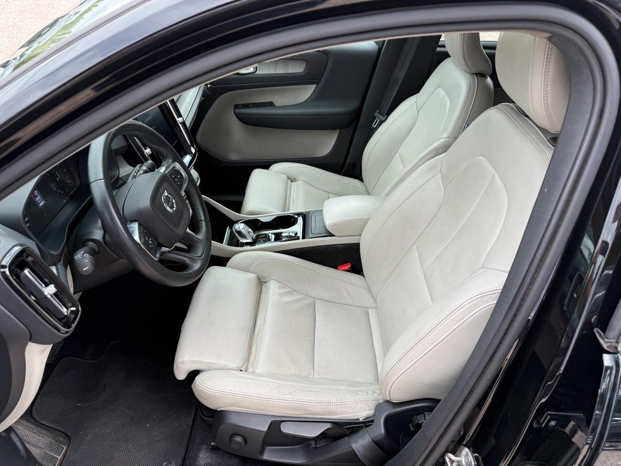 Volvo XC40 D3 AWD Geartronic Momentum