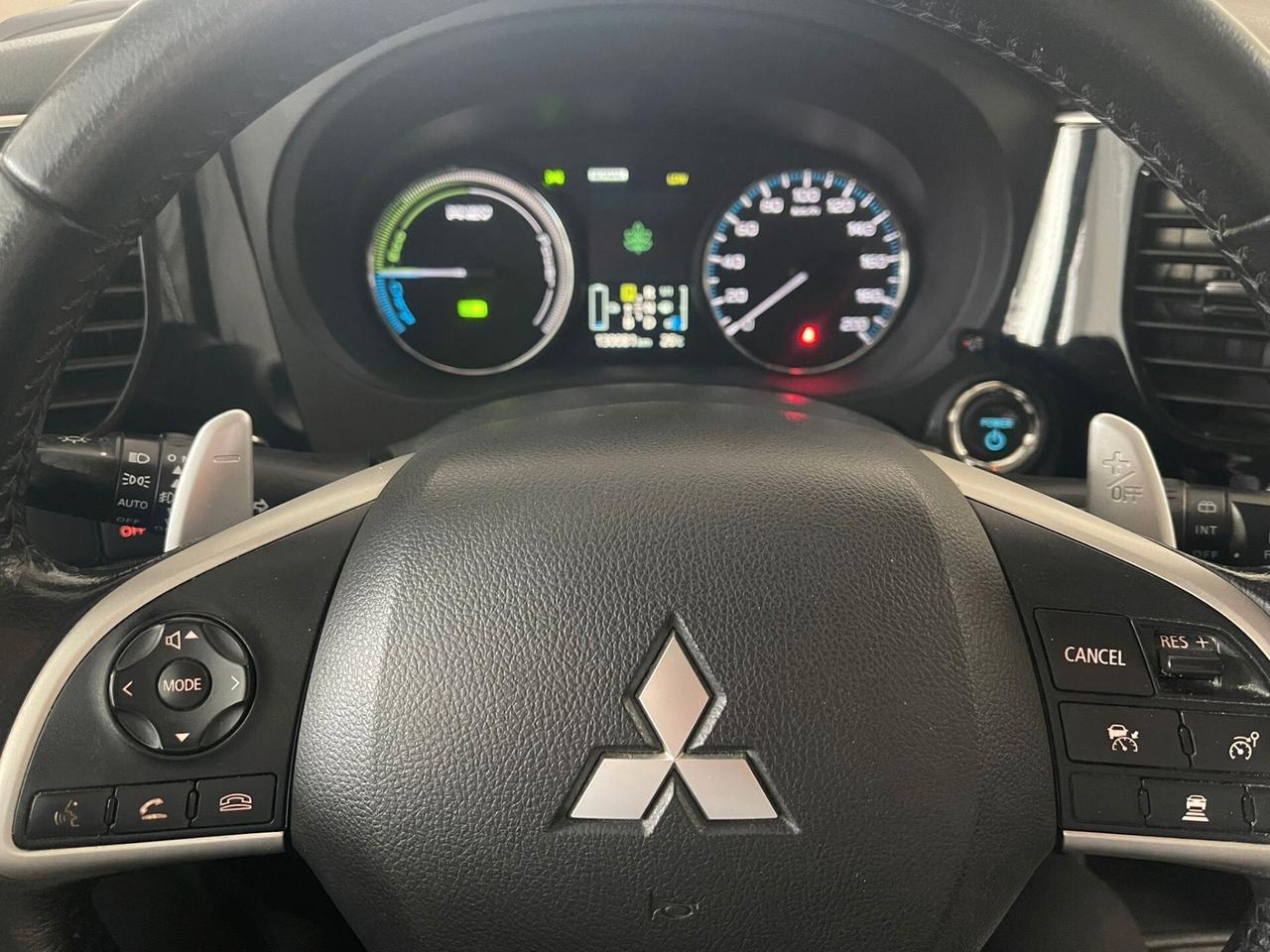 Mitsubishi Outlander 2.0 MIVEC 4WD PHEV Instyle Diamond