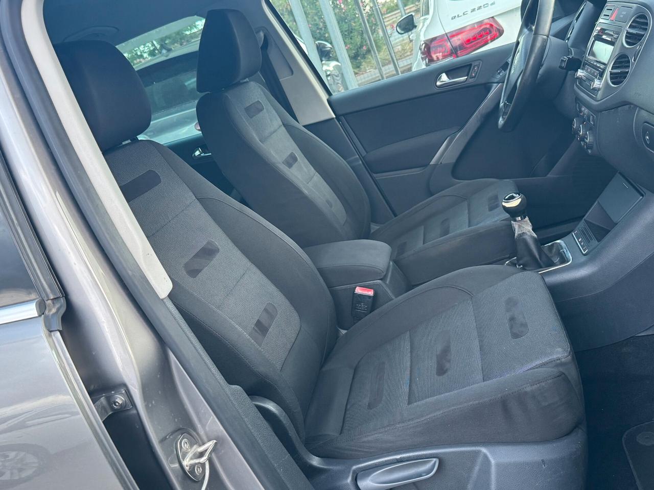 Volkswagen Tiguan 2.0 16V TDI DPF Sport & Style (18°)