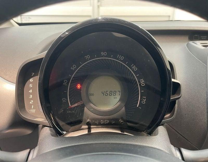 Toyota Aygo Connect 1.0 VVT-i 72 CV 5 porte x-play