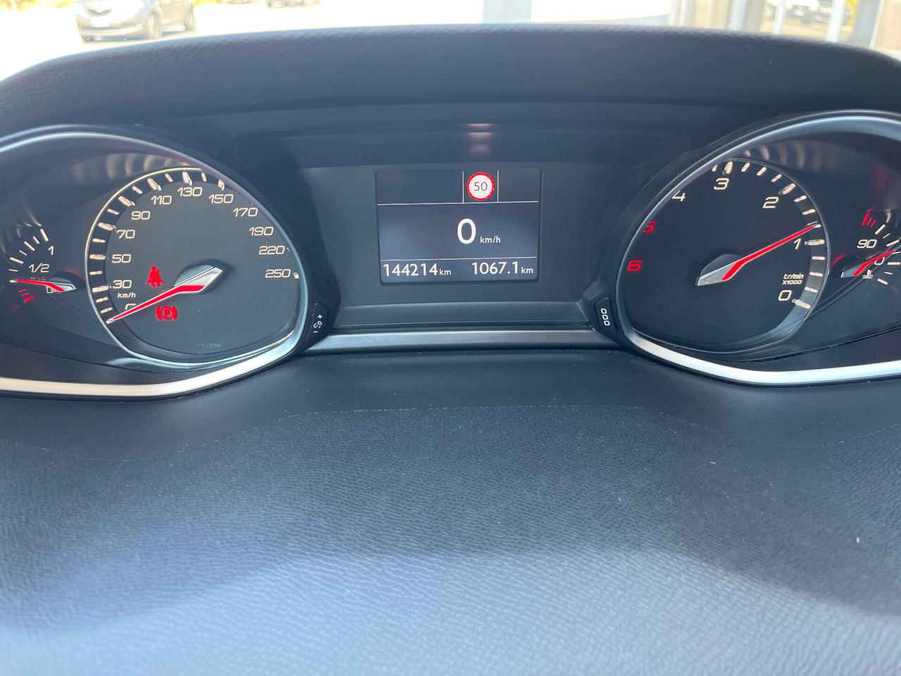 Peugeot 308 BlueHDi 130 S&S SW Allure