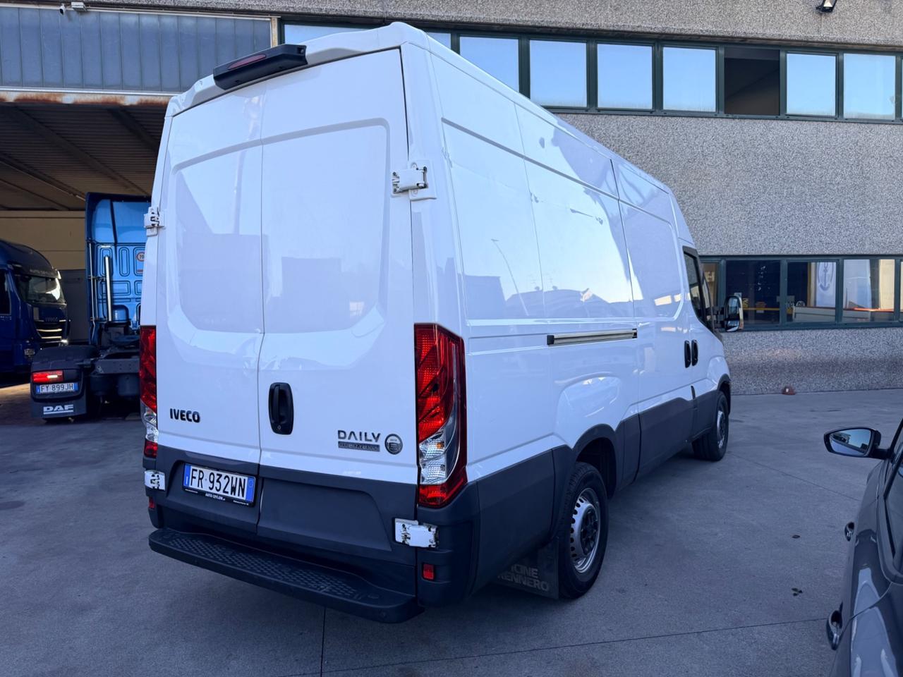 Iveco Daily 35-180 Hi matic L2H2 2018
