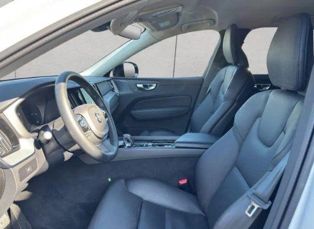 VOLVO XC60 B4 (d) AWD automatico Plus Dark N1Autocarro