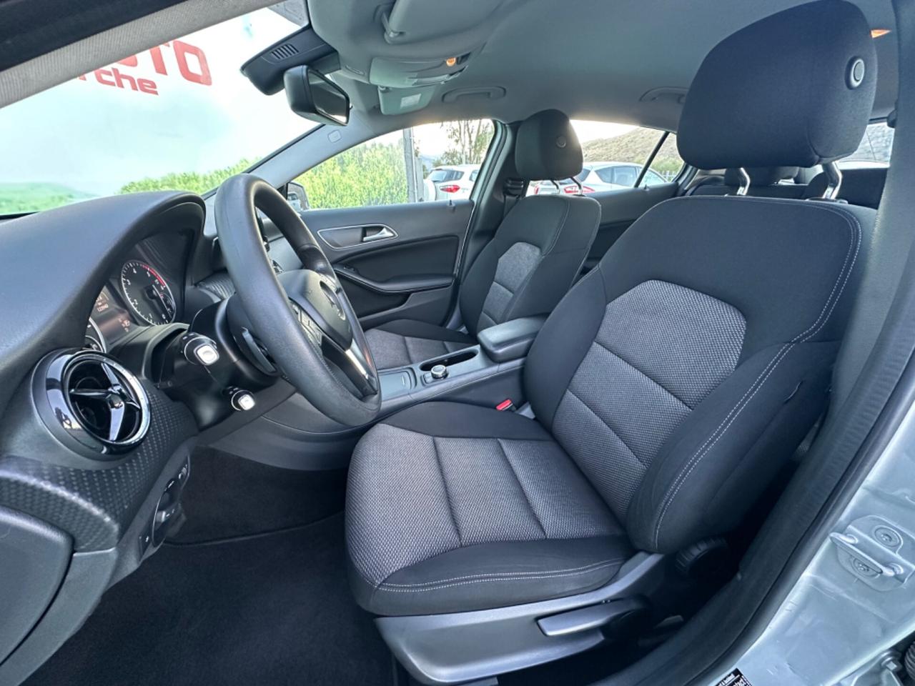 Mercedes-Benz GLA 180 CDI 110cv Executive 2015