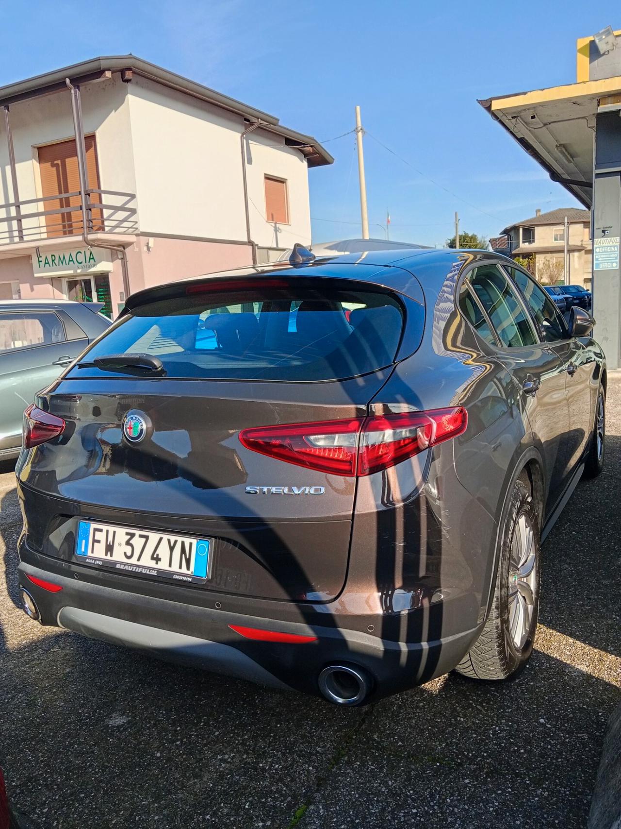 Alfa Romeo Stelvio 2.2 Turbodiesel 160 CV AT8 RWD Business