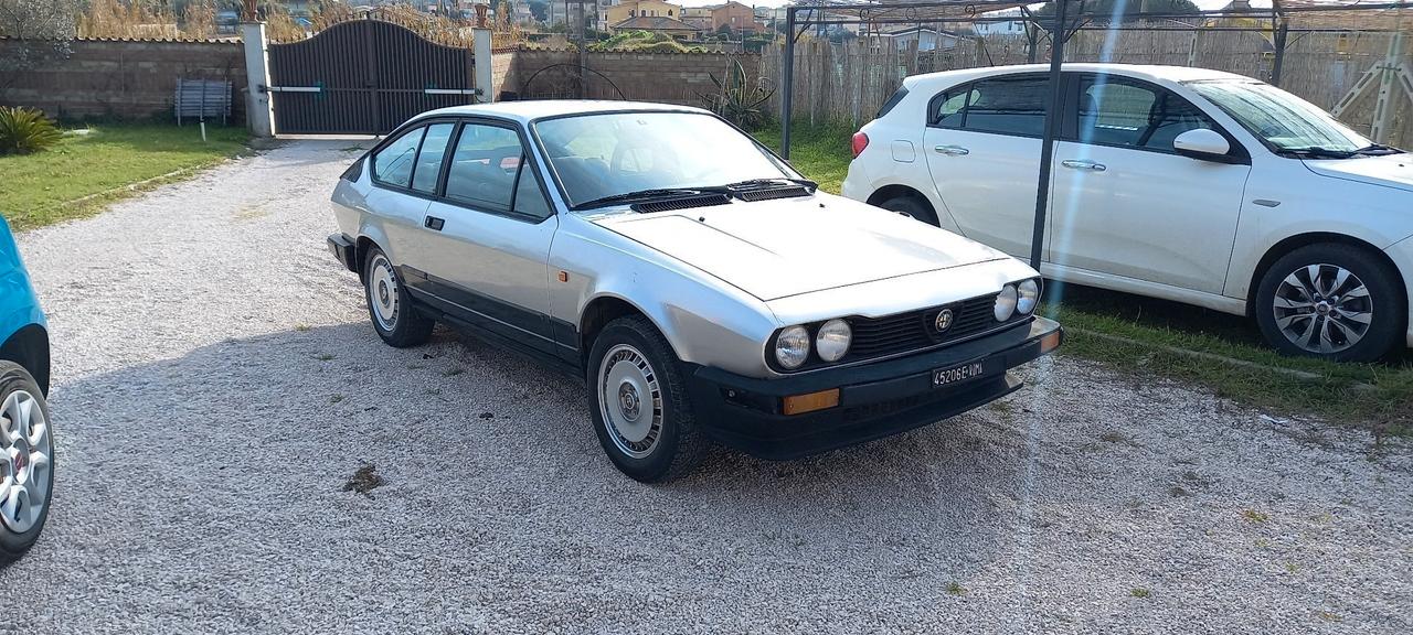 Alfa Romeo Alfetta GTV 2.0