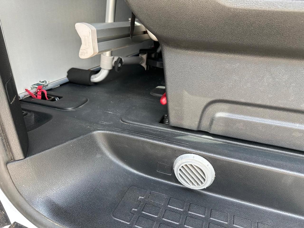 TRAVELLER VAN