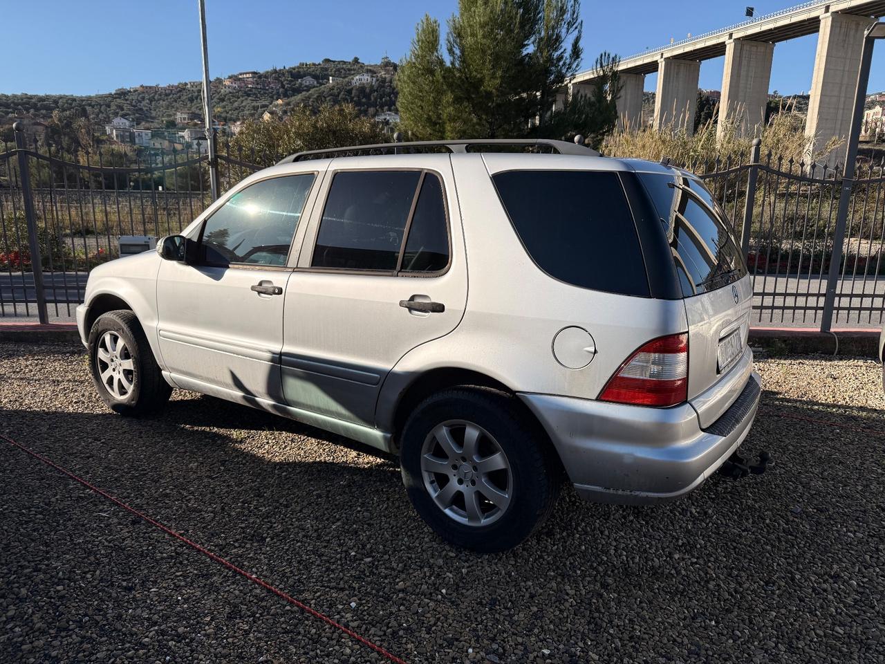 Mercedes-benz ML 270 turbodiesel cat CDI + CARRELLO