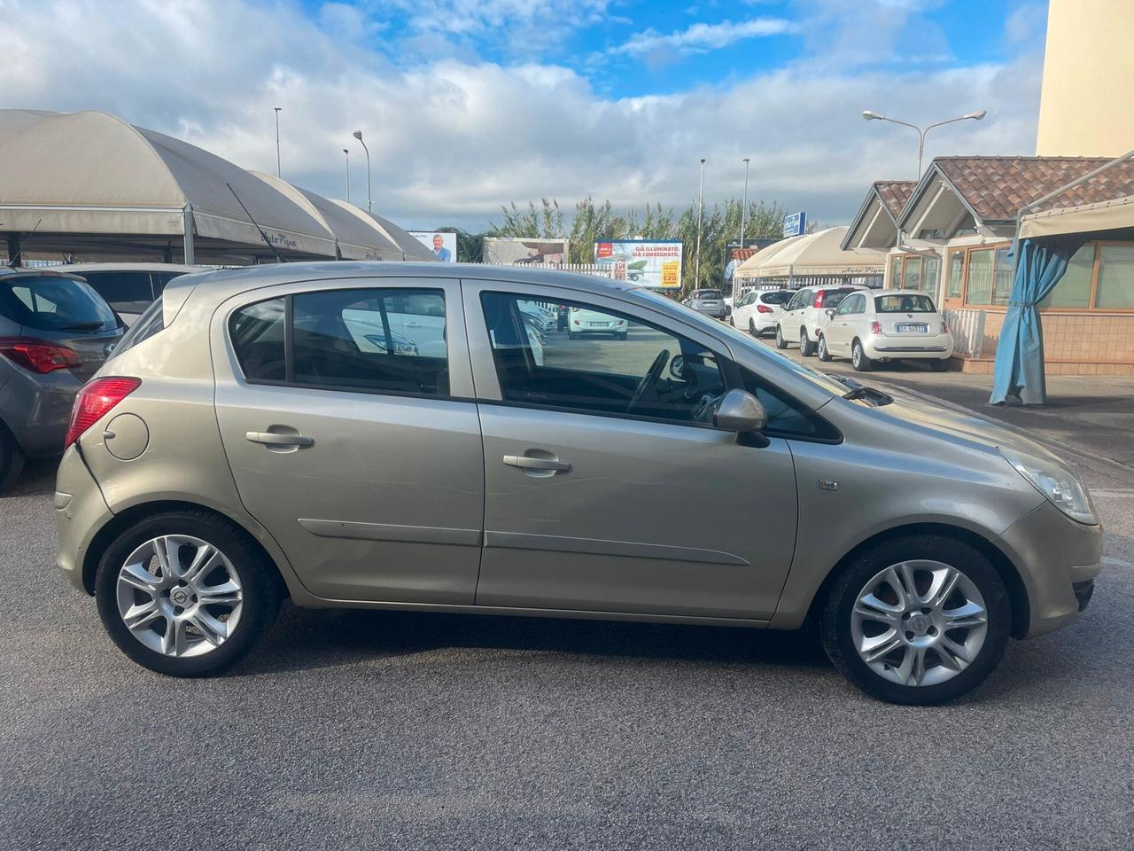 Opel Corsa 1.2 5 porte Cosmo
