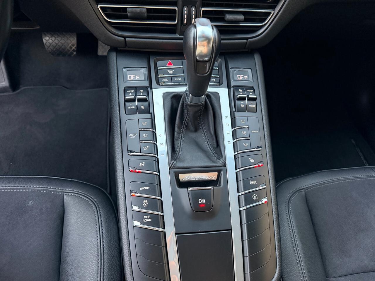 Porsche Macan 2.0 245- 2021-TETTO-FULLED-21^