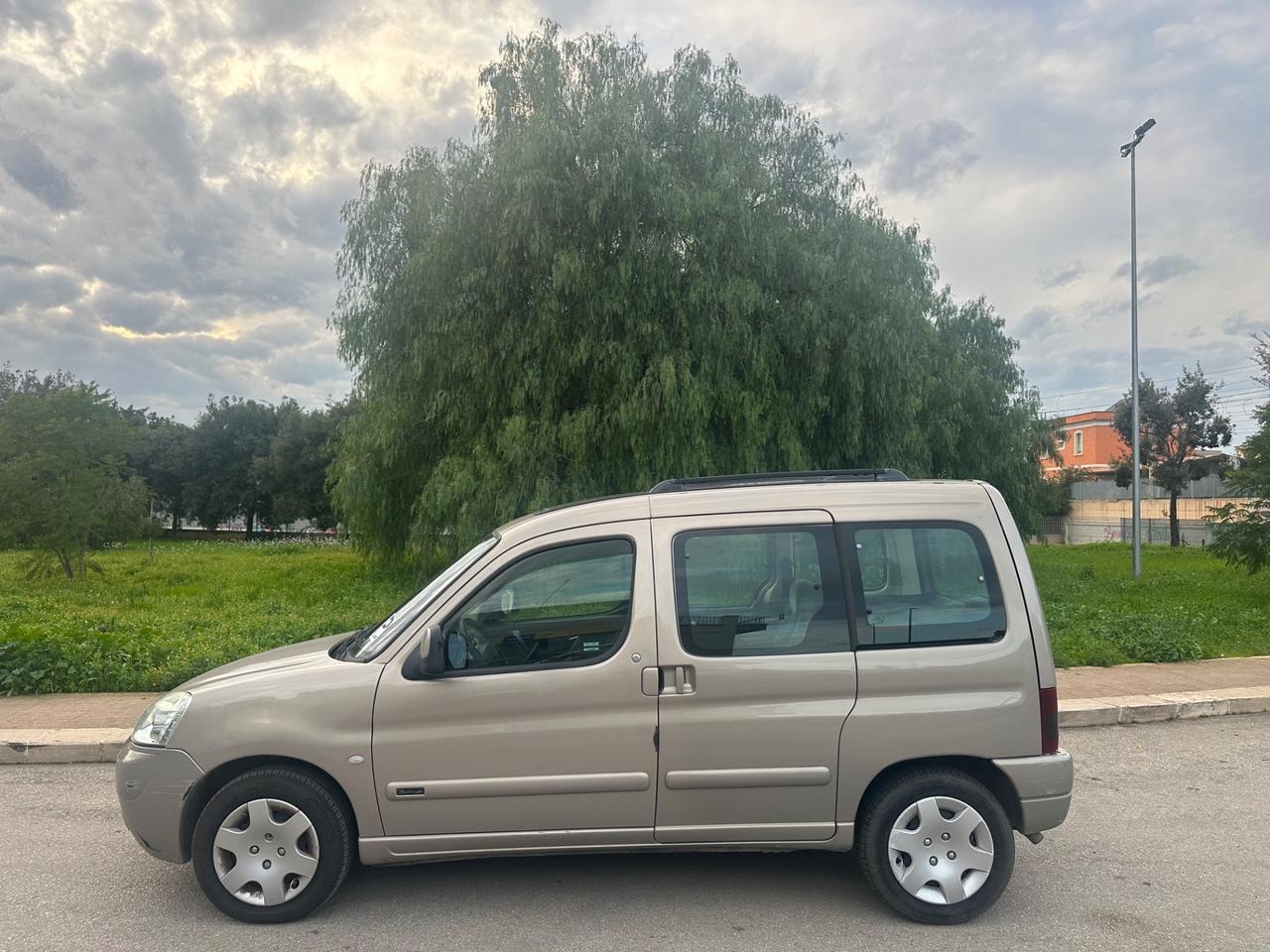 Citroen BERLINGO 2.0 HDI 5 POSTI - TETTO