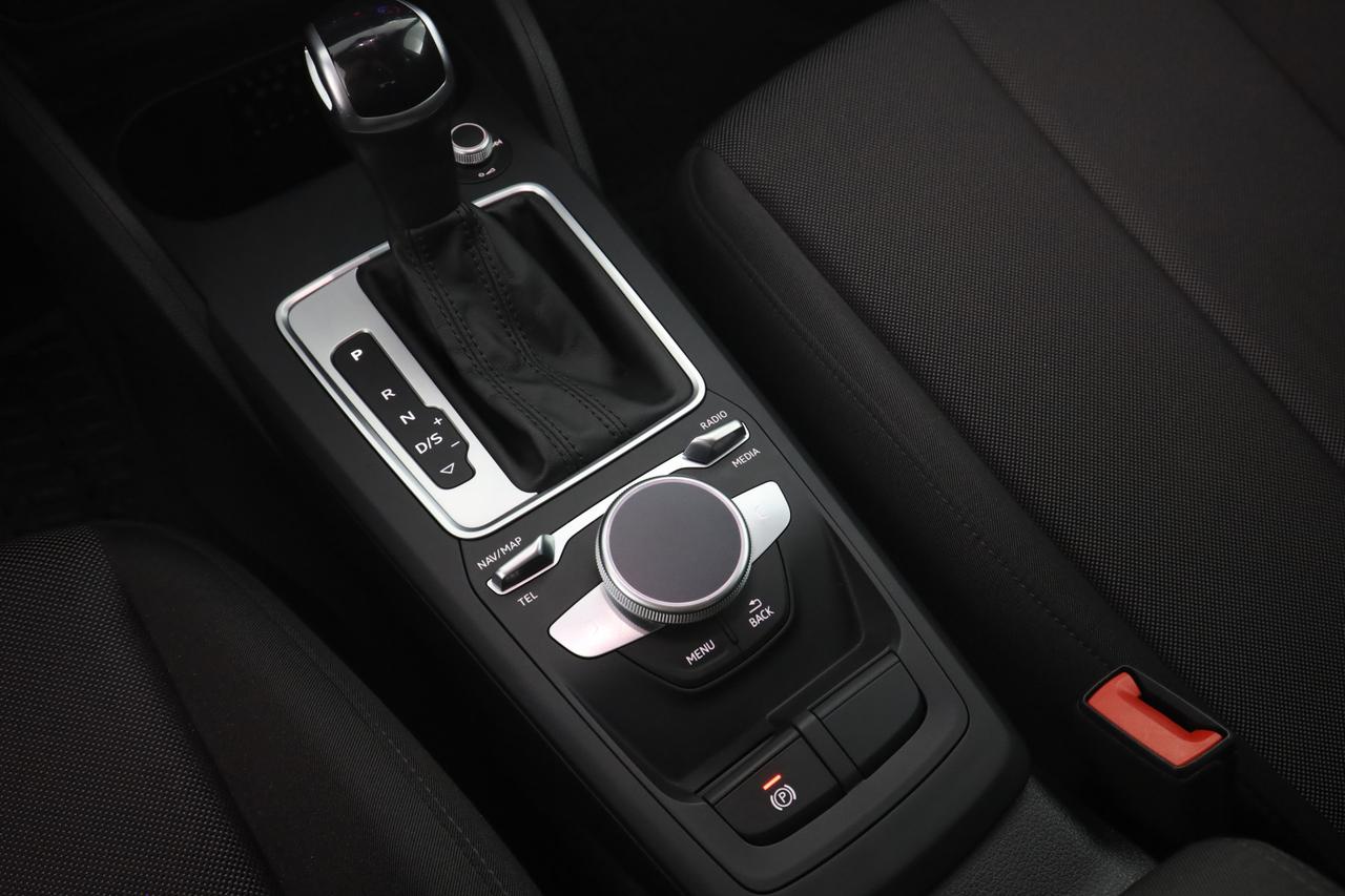 AUDI Q2 35 TDI S tronic Admired