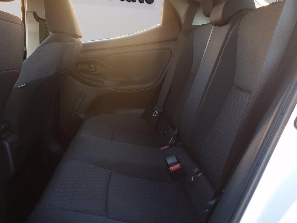 TOYOTA Yaris 1.5h active del 2023