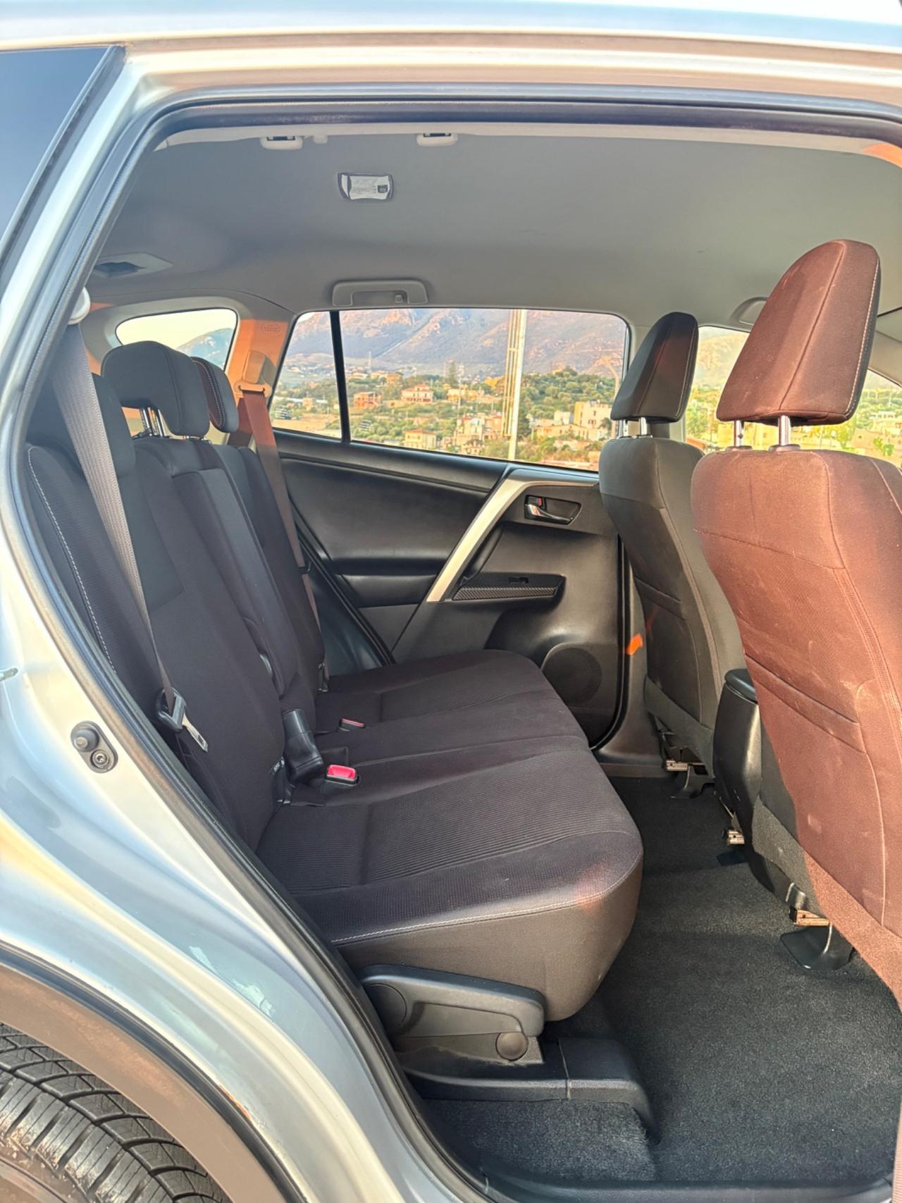 Toyota RAV 4 RAV4 2.2 D-4D 4WD Lounge