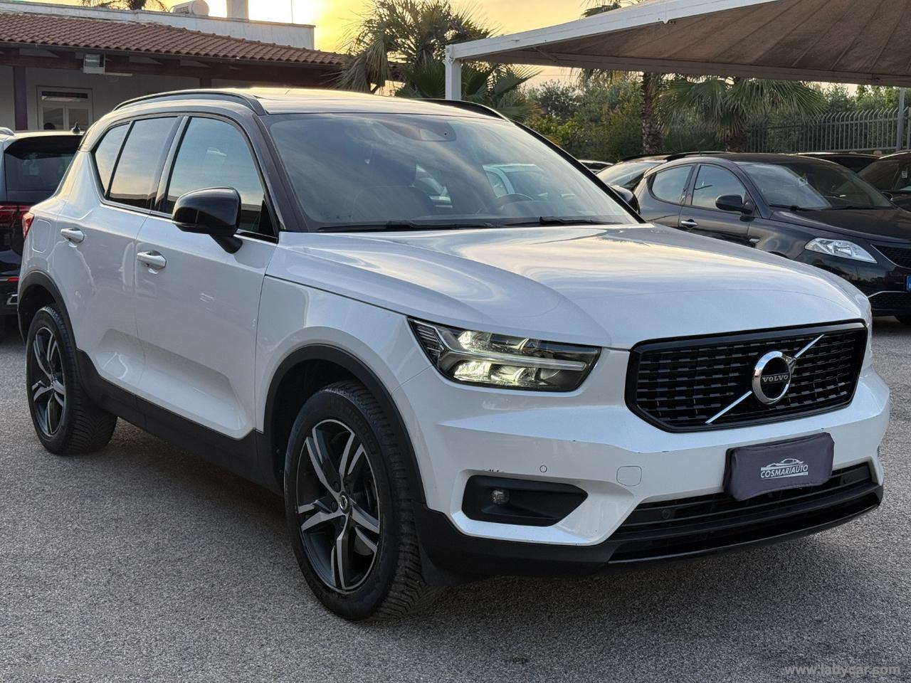 VOLVO XC40 D3 AWD Geartronic R-design N1 TETTO/GANCIO