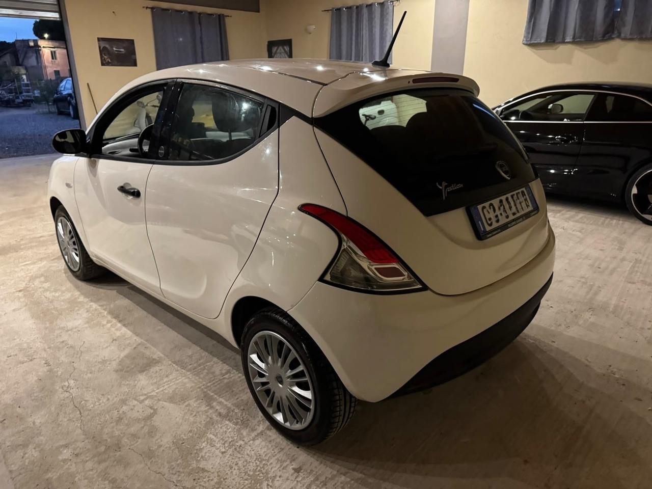 Lancia y 1.0 hybrid