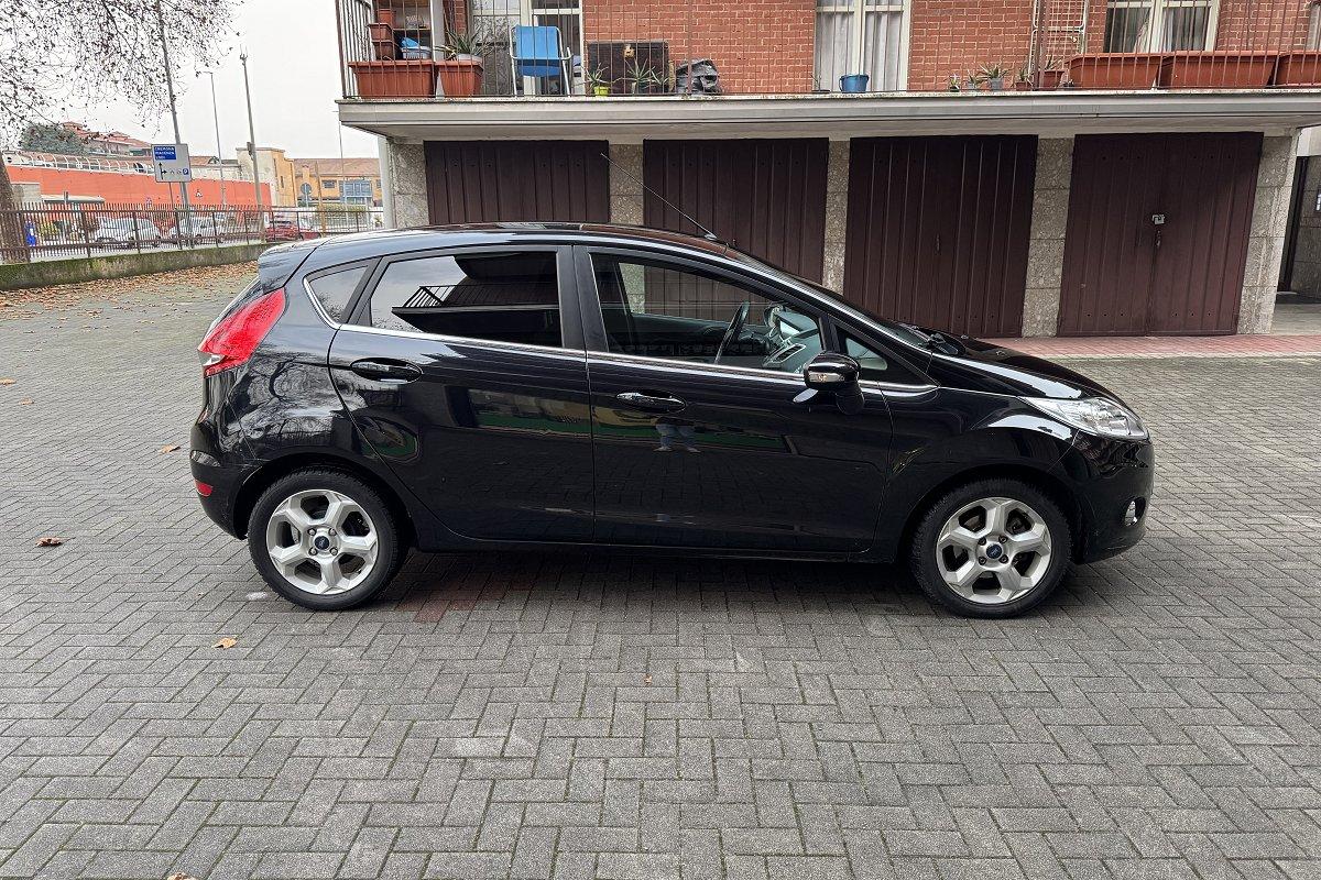 FORD Fiesta 1.4 TDCi 68CV 5 porte Titanium