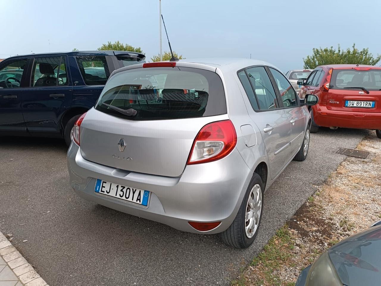 Renault Clio 1.2 16V 5 porte Yahoo! Neopatentati