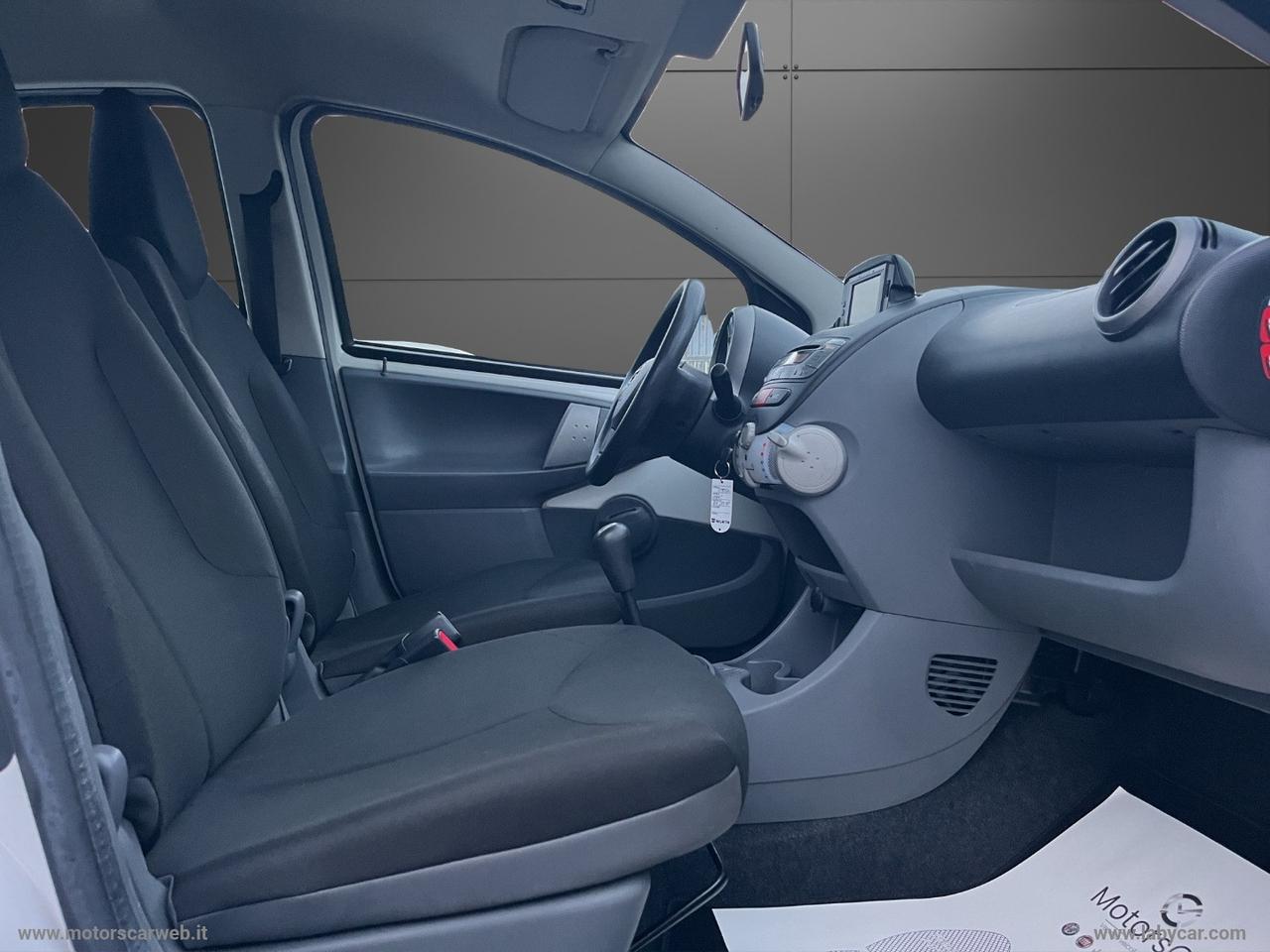 TOYOTA Aygo 1.0 12V VVT-i 5p. Deep Ocean Conn.