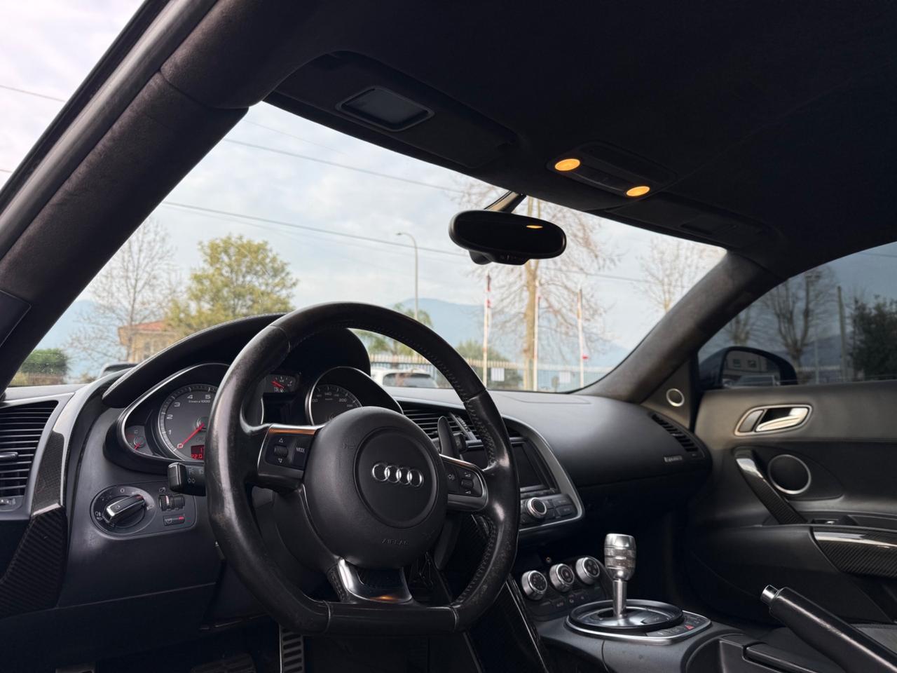 Audi R8 4.2 V8 FSI quattro R tronic