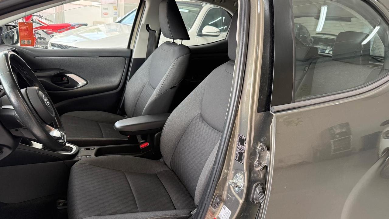 Toyota Yaris 1.5 Hybrid 5 porte Business