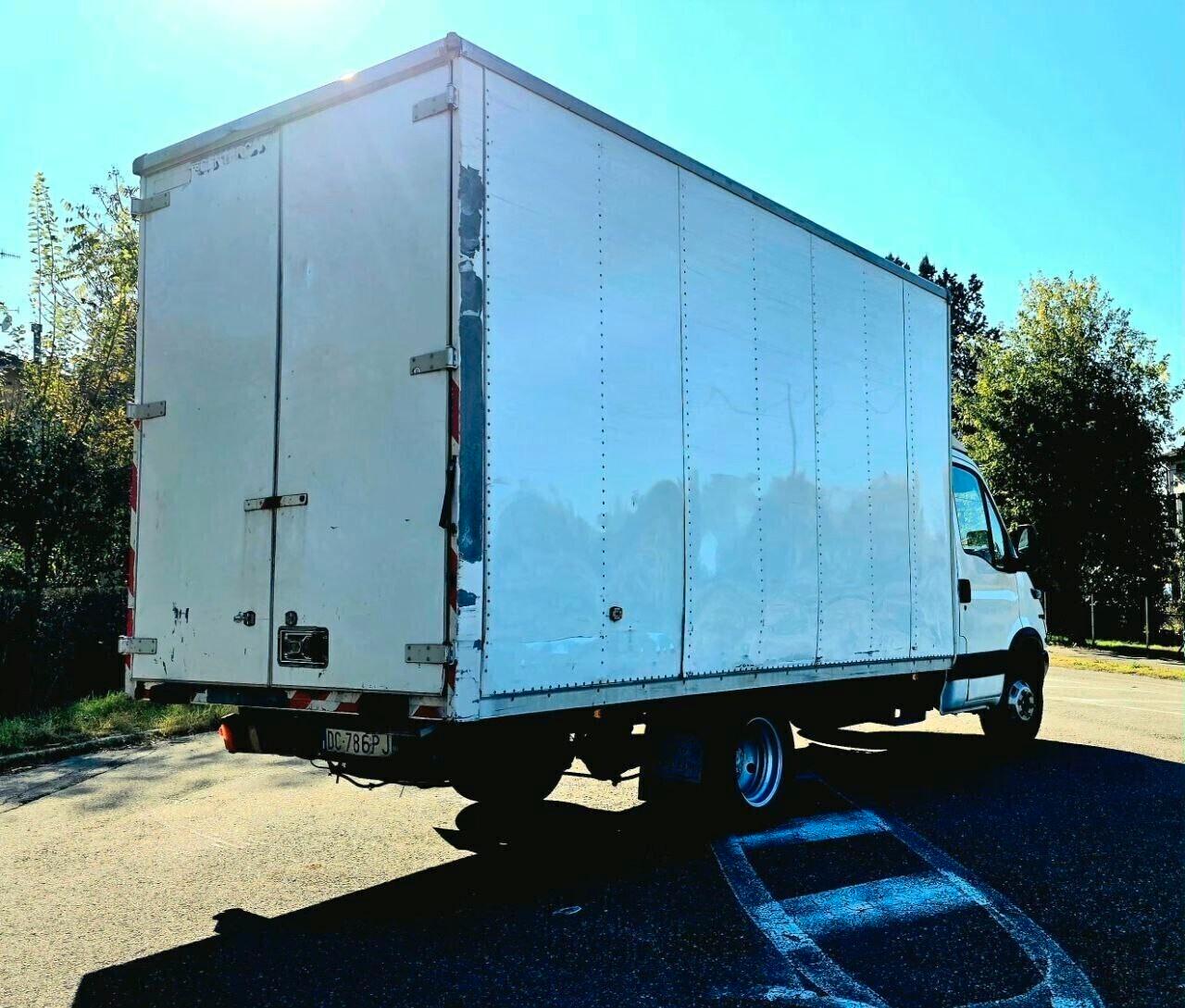 IVECO DAILY TUTTI LAVORI FATTI PRONTO ALL' USO