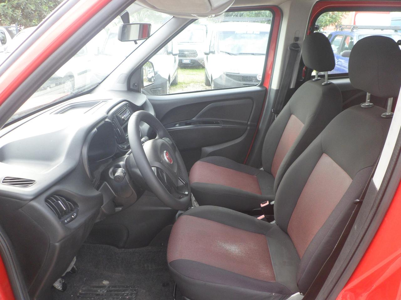 Fiat Doblo 5 posti autocarro