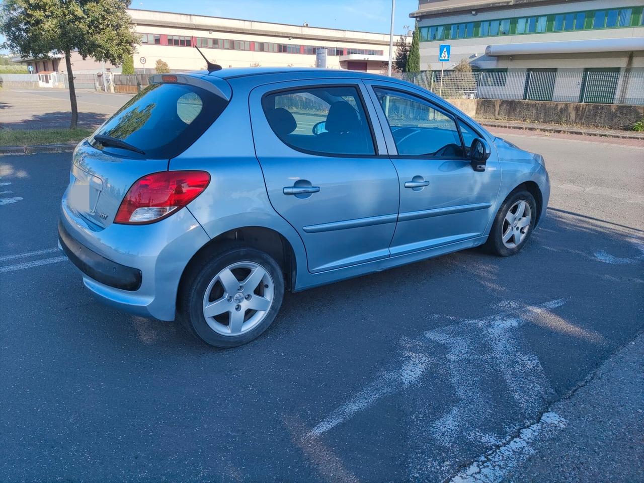 Peugeot 207 1.4 HDi ok neopatentati. Energie Sport