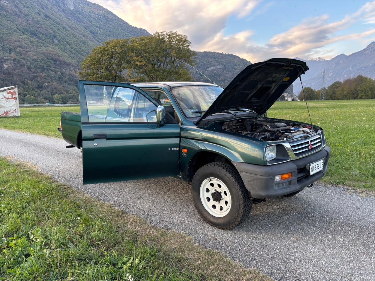 Mitsubishi L200 2.5 AUTOCARRO MOLTISSIMI LAVORI ESEGUITI