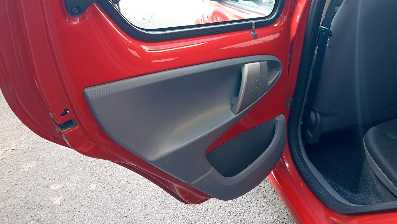 Toyota Aygo 1.0 12V VVT-i 5 porte