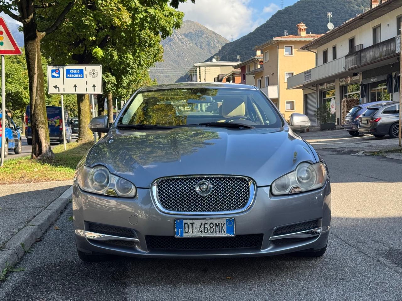 Jaguar XF 2.7D V6 Premium Luxury