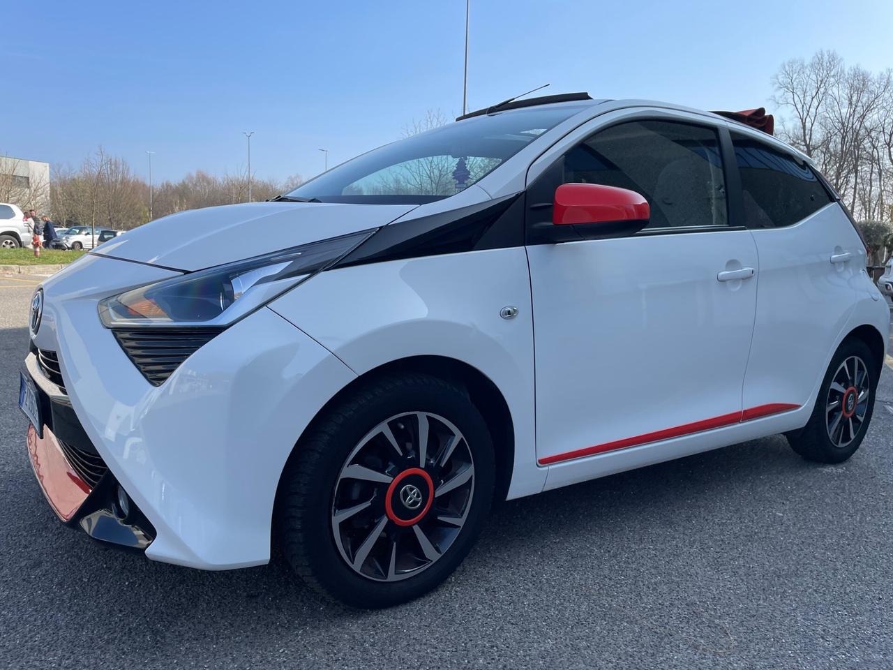 Toyota Aygo Connect 1.0 VVT-i 72 CV 5 porte*Cabrio*Solo 97000km*