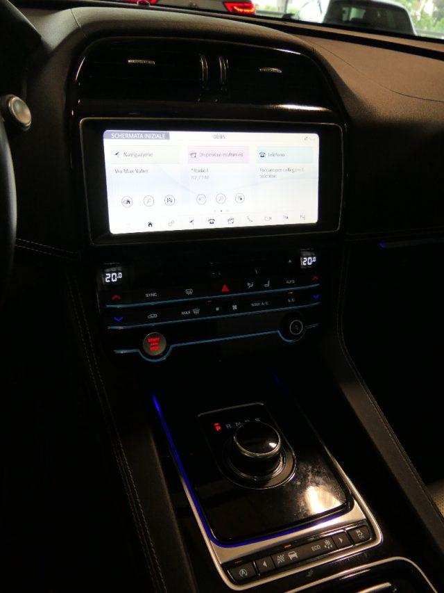 JAGUAR F-Pace 3.0 D V6 300 CV AWD aut. R-Sport