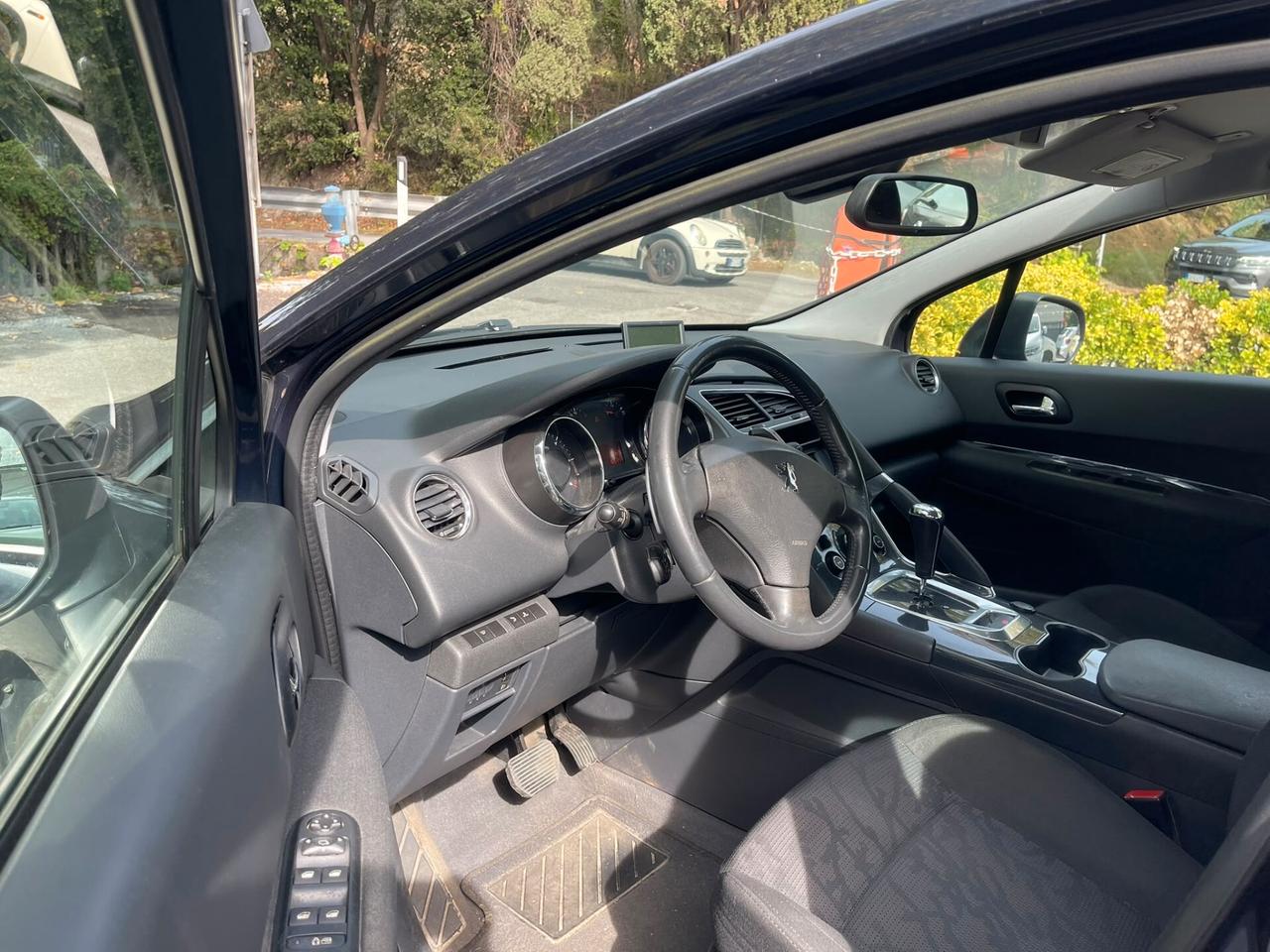 Peugeot 3008 1.6 e-HDi 112CV cambio robotizzato S.&S. Business