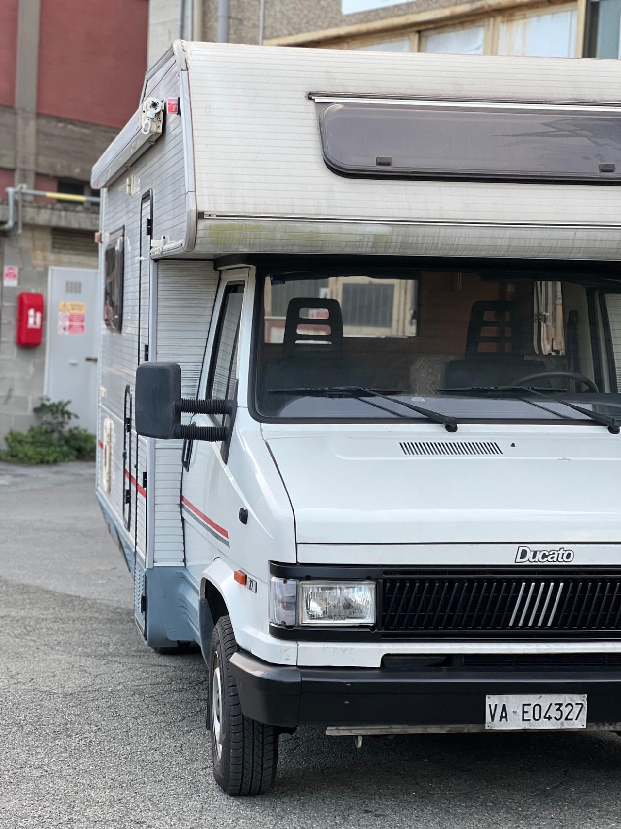 Fiat Ducato 10 1.9 TD camper arca super accessoriato 5 posti