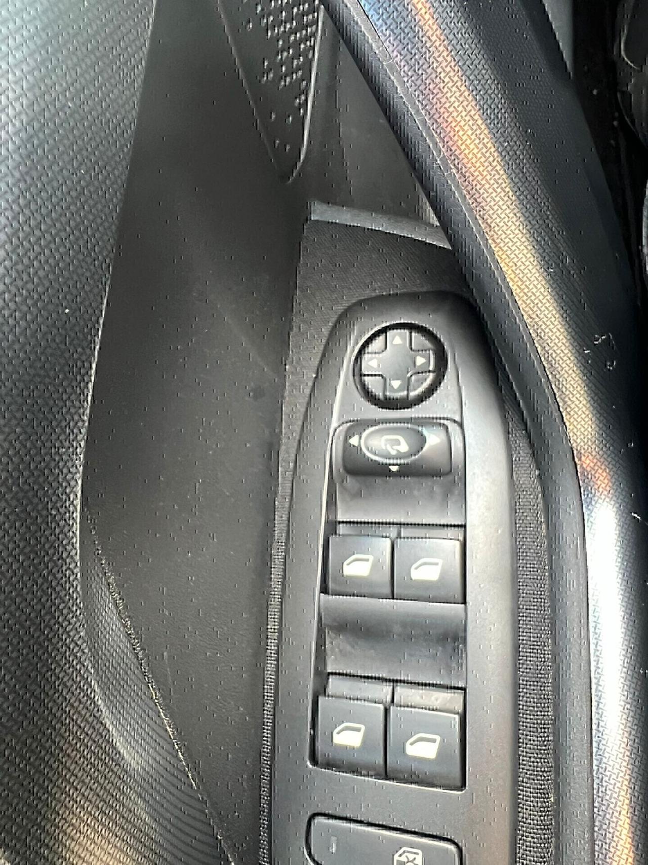 Peugeot 2008 BlueHDi 120 EAT6 S&S Allure automatica