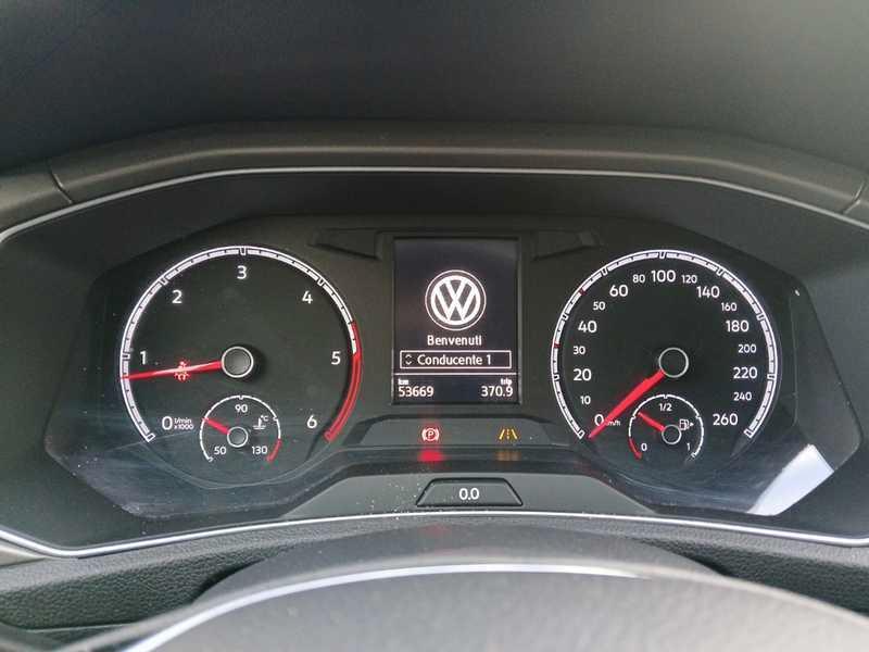 VOLKSWAGEN T-ROC 1.6 TDI SCR Business