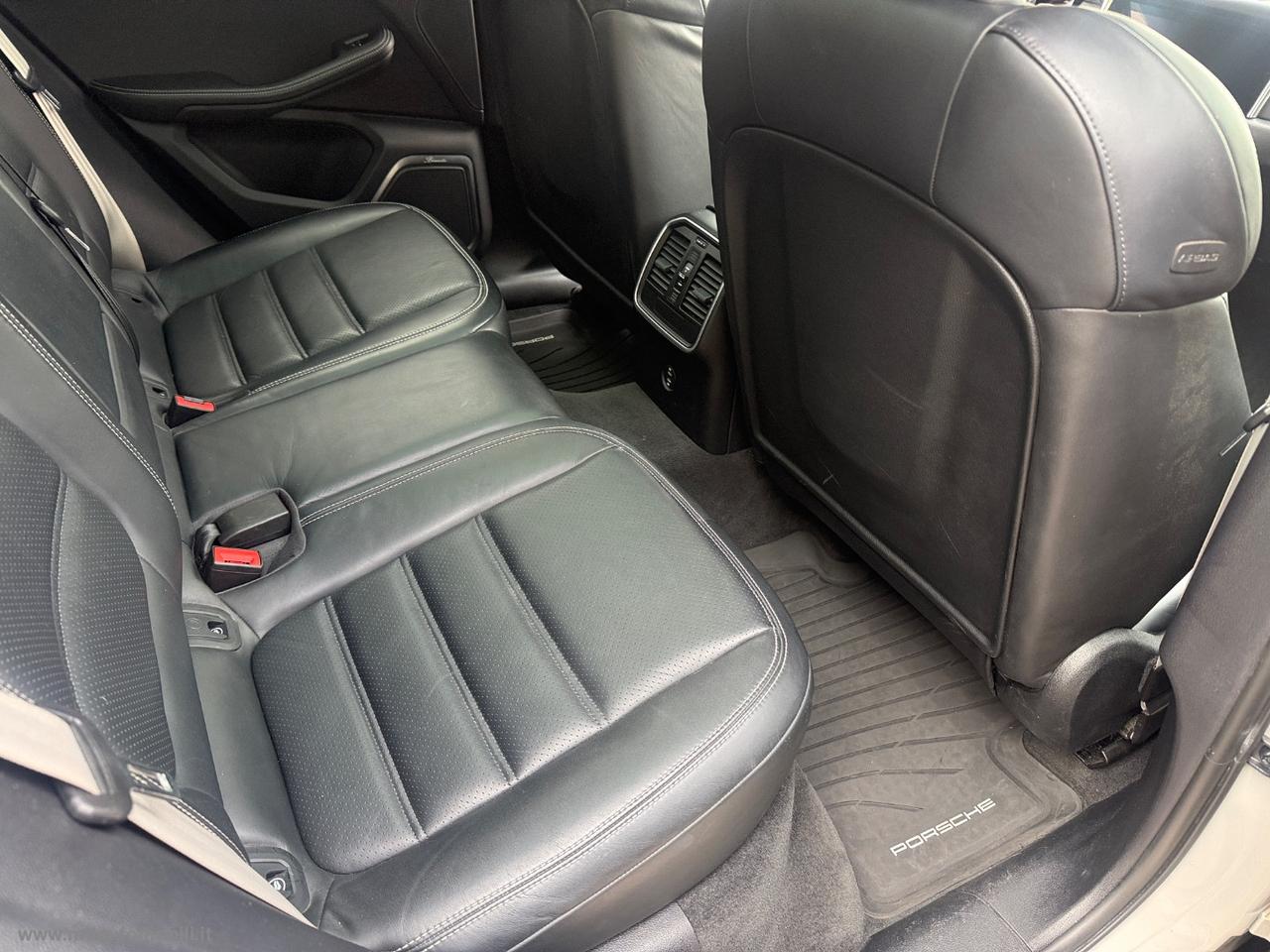 PORSCHE Macan 2.0 T IVA ESPOSTA